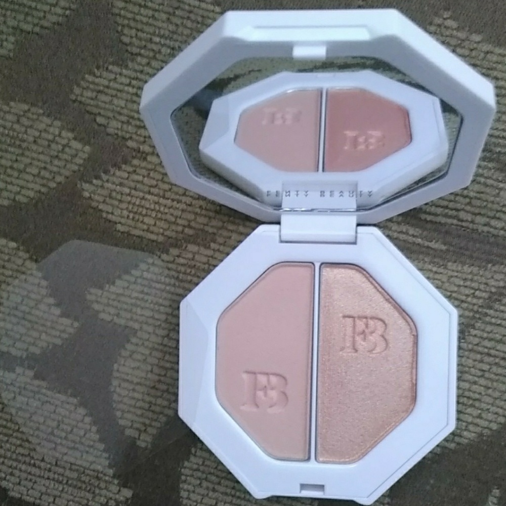 Fenty Beauty highlighter duo